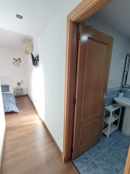 Apartamento Junto estación tren y la playa, GARAJE INCLUIDO Málaga Exterior foto
