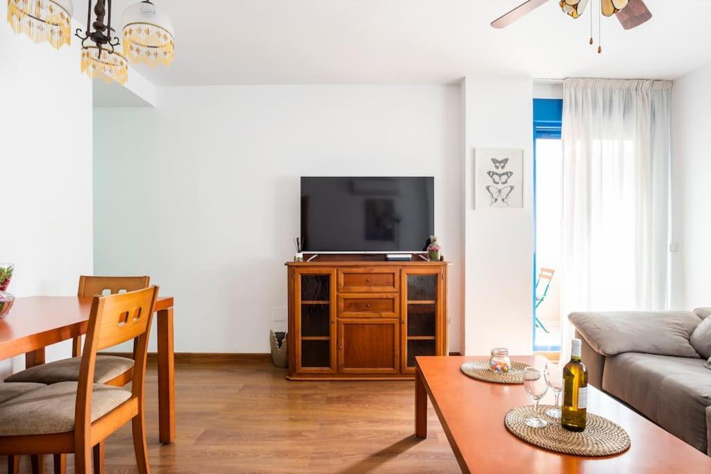 Apartamento Junto estación tren y la playa, GARAJE INCLUIDO Málaga Exterior foto