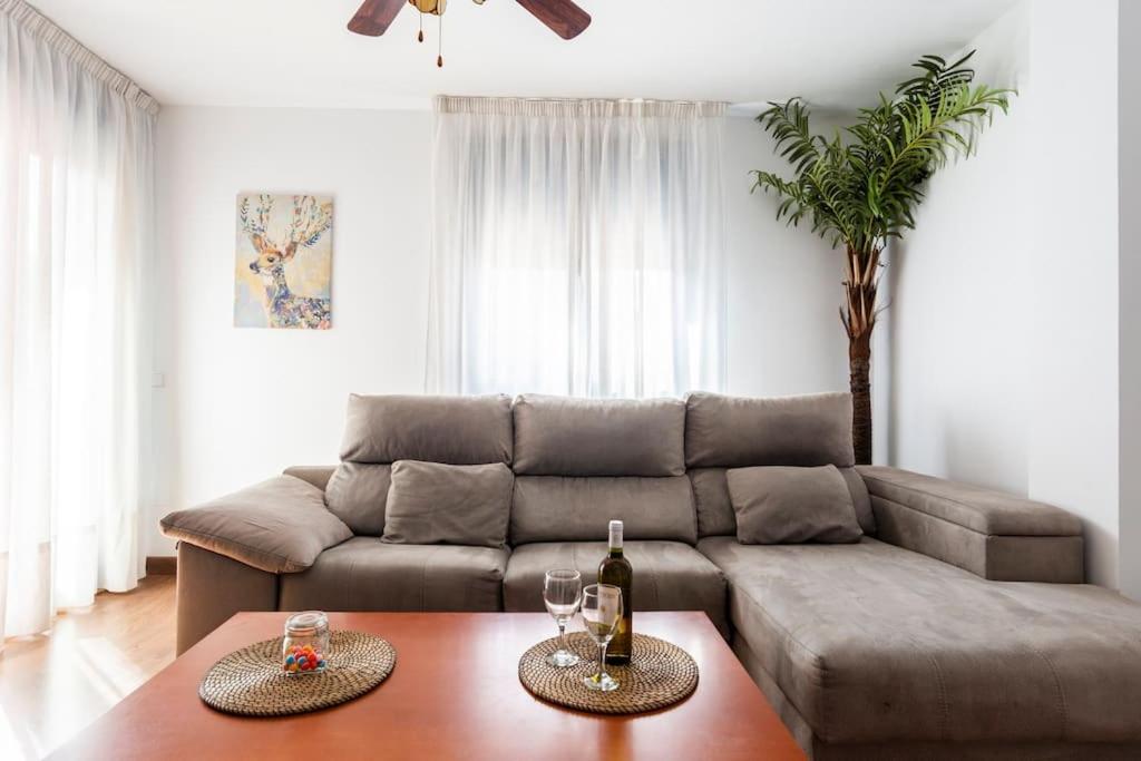 Apartamento Junto estación tren y la playa, GARAJE INCLUIDO Málaga Exterior foto