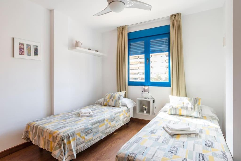Apartamento Junto estación tren y la playa, GARAJE INCLUIDO Málaga Exterior foto