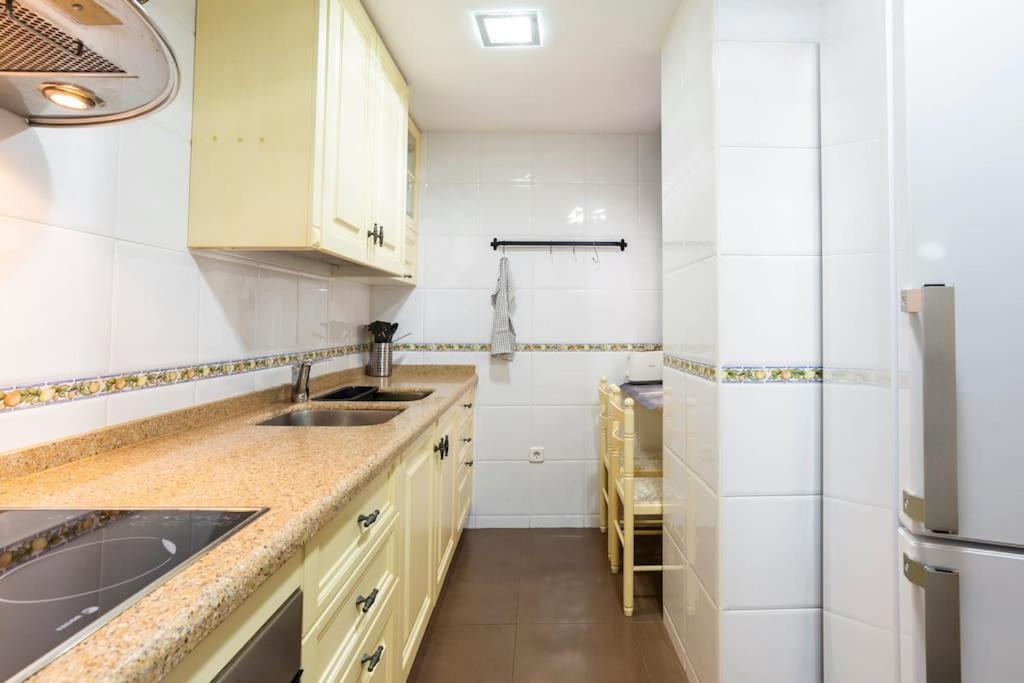 Apartamento Junto estación tren y la playa, GARAJE INCLUIDO Málaga Exterior foto