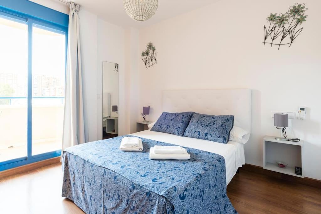 Apartamento Junto estación tren y la playa, GARAJE INCLUIDO Málaga Exterior foto